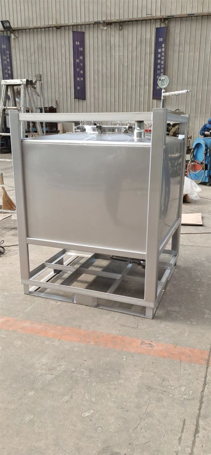 264 Gallon Stainless Steel Tank